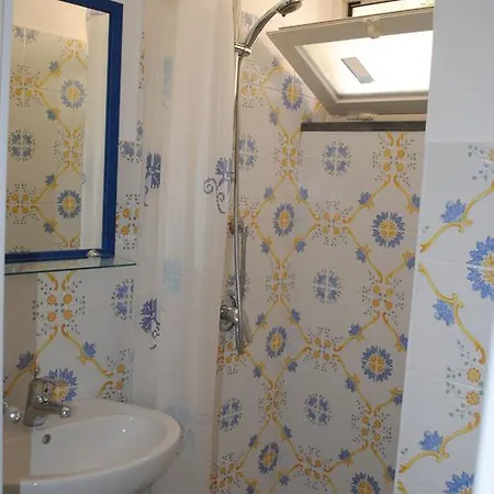 Mira Capri Appart hôtel *
