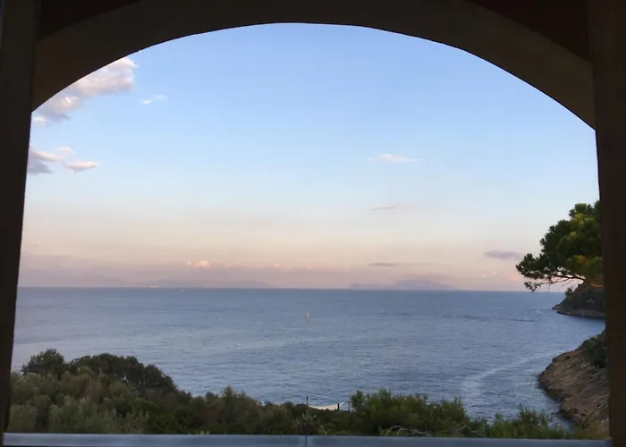 Mira Capri Apart-hotel