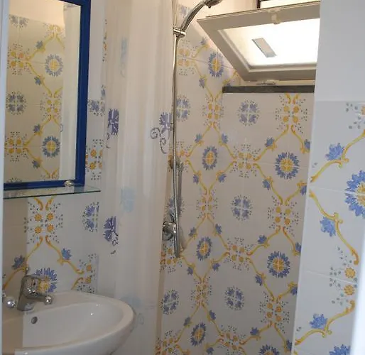 Mira Capri Apart-hotel *